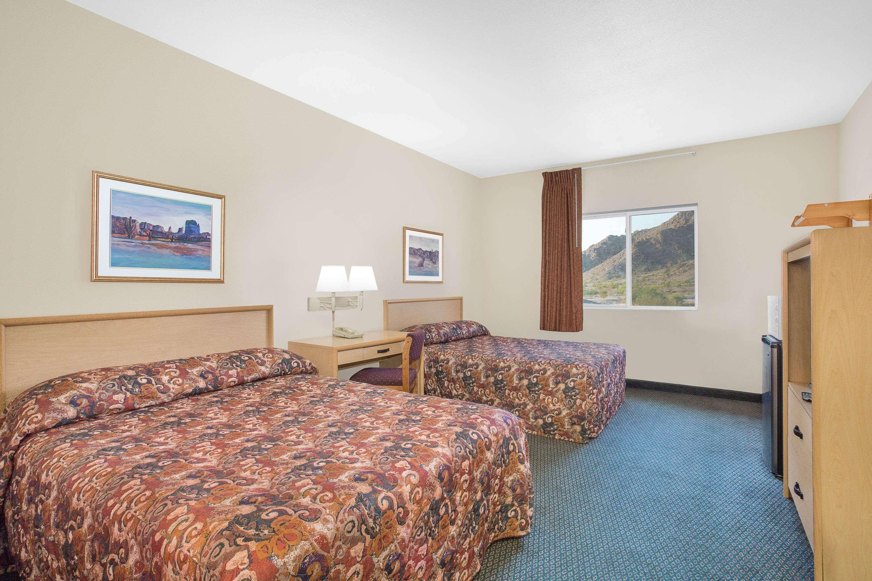 Super 8 By Wyndham Quartzsite Az Hotel Bagian luar foto