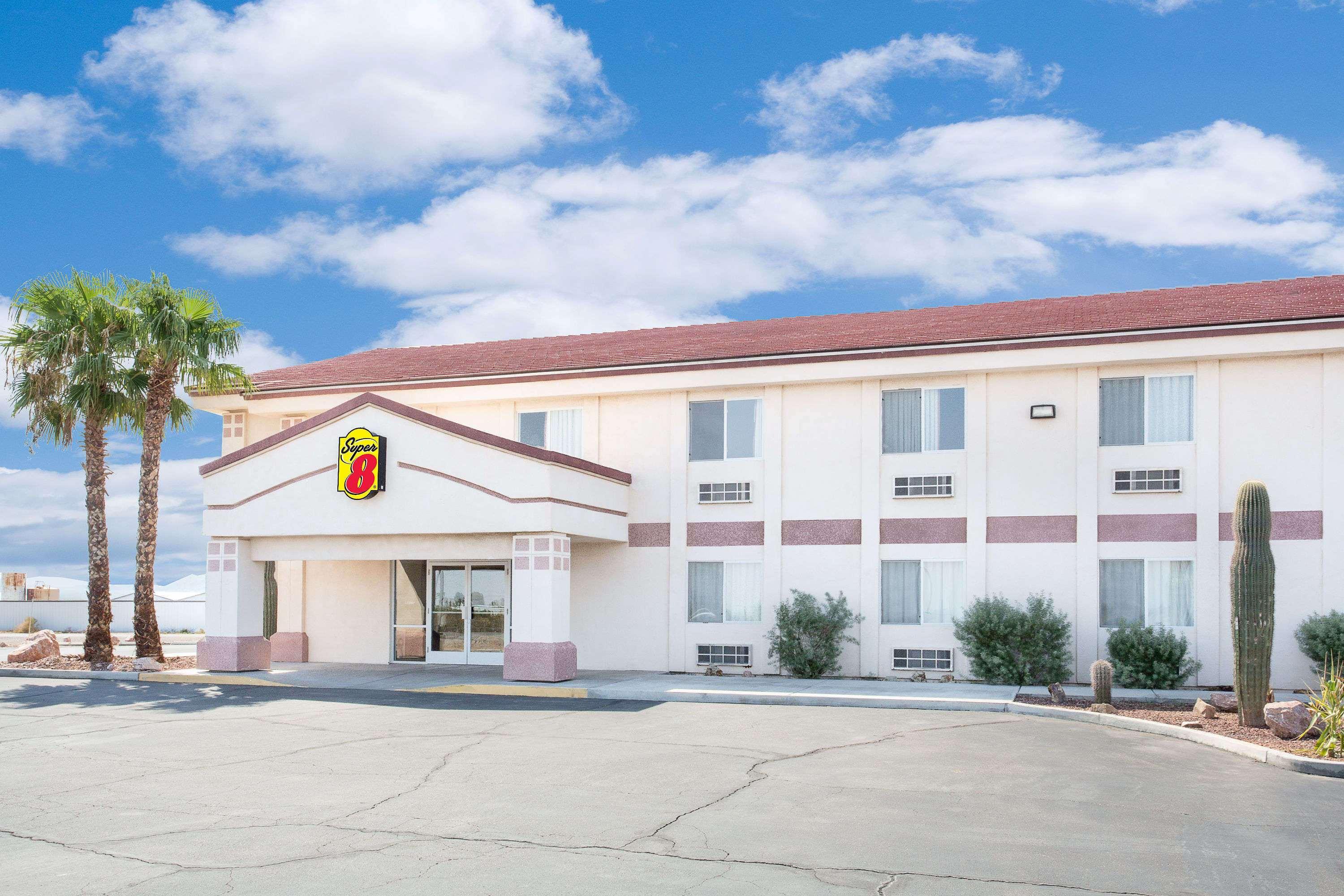 Super 8 By Wyndham Quartzsite Az Hotel Bagian luar foto
