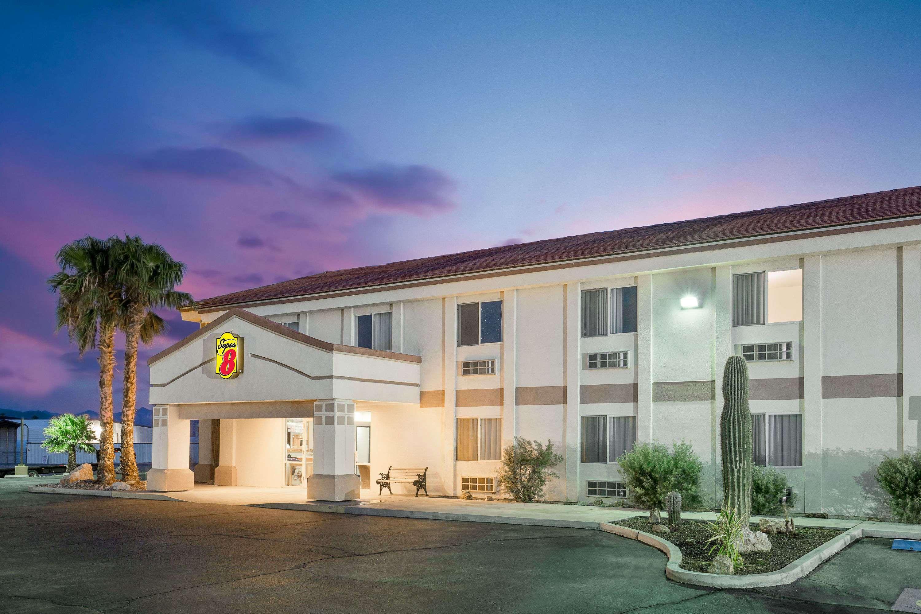 Super 8 By Wyndham Quartzsite Az Hotel Bagian luar foto