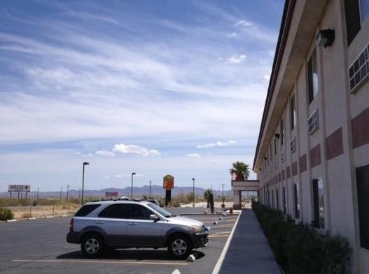 Super 8 By Wyndham Quartzsite Az Hotel Bagian luar foto