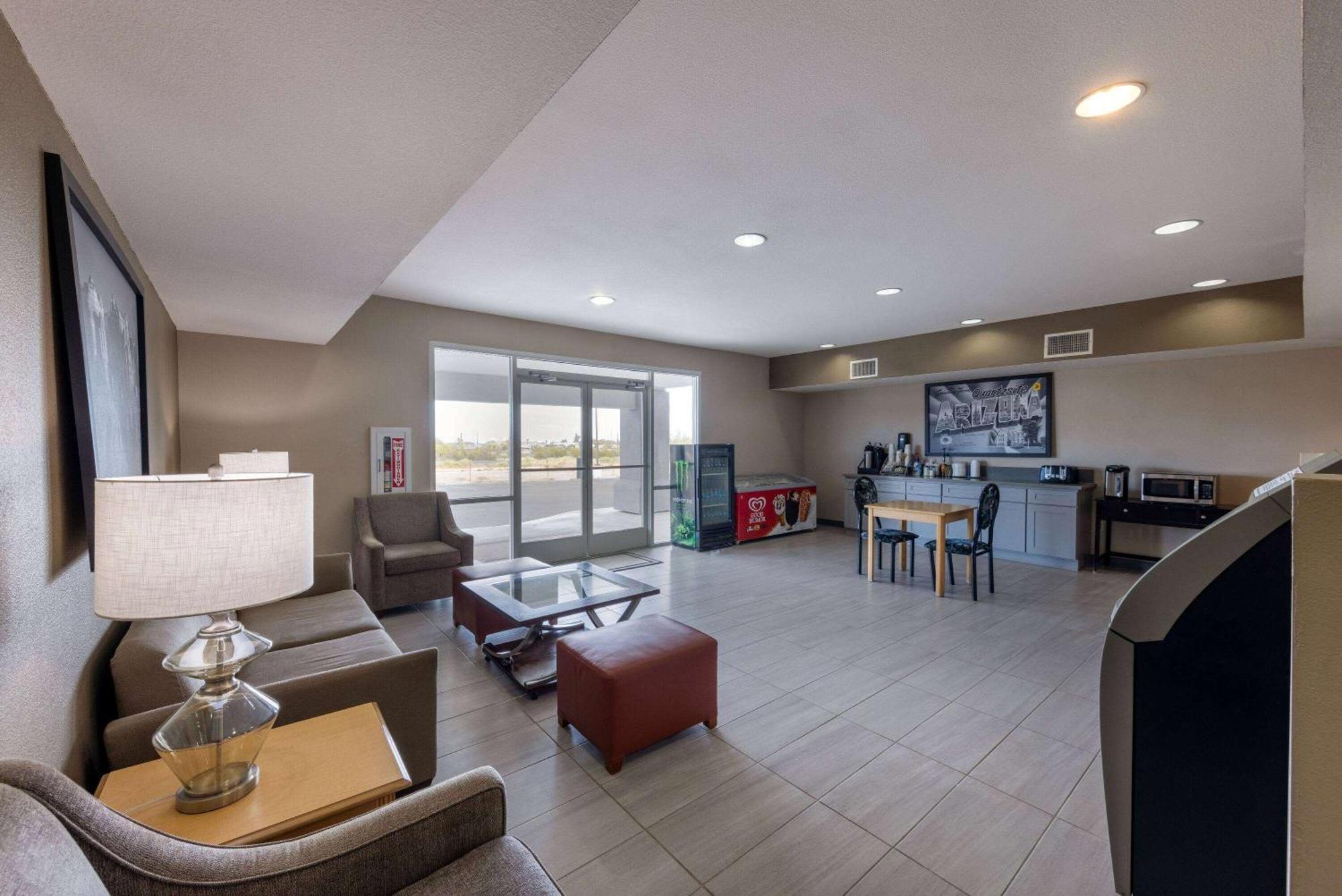 Super 8 By Wyndham Quartzsite Az Hotel Bagian luar foto