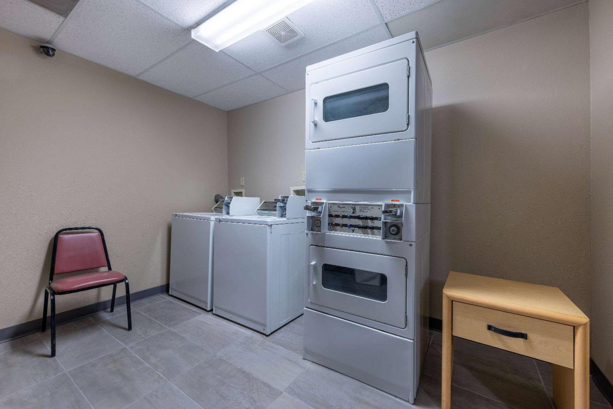 Super 8 By Wyndham Quartzsite Az Hotel Bagian luar foto